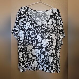 Croft & Barrow Black and White Floral Short-sleeve Blouse